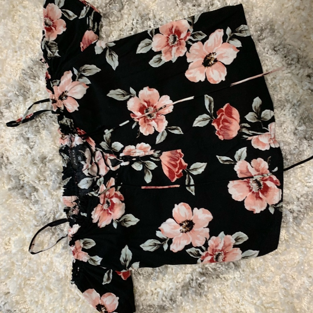 Small Kylie and Kendal blouse